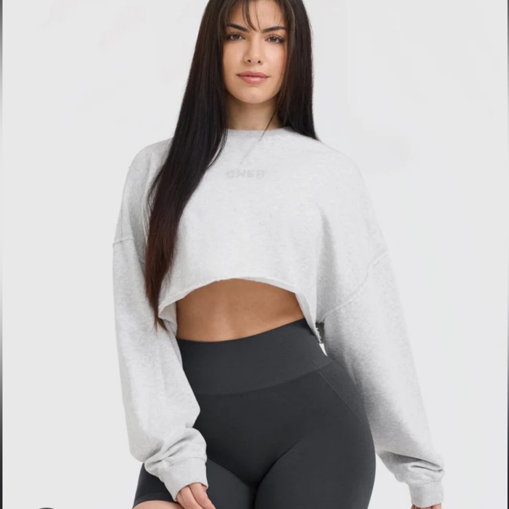 ONER ACTIVE LIGHT GREY RAW LOUNGE crop sweatshirt. Size M. NEW. Sold out